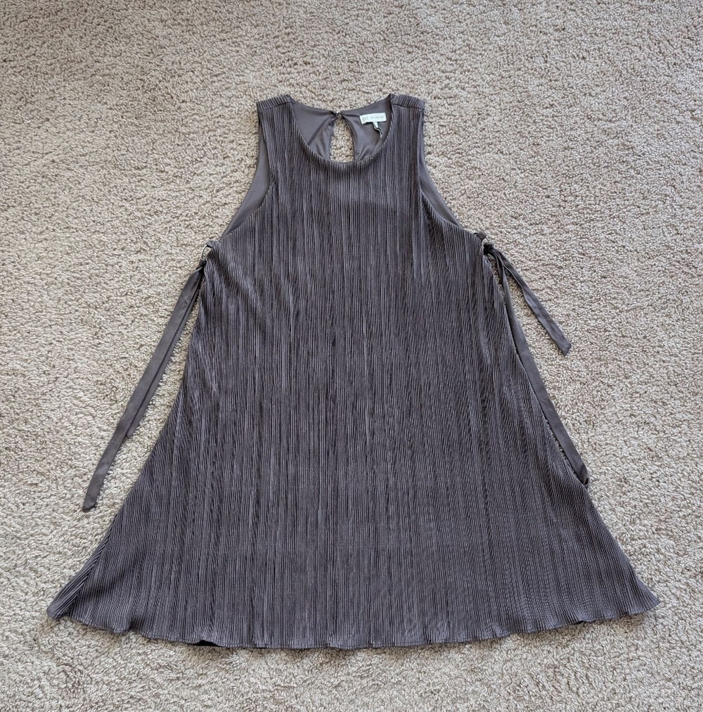 GF Collection Purple Micro-Pleated Sleeveless Mini Dress Size Small - Picture 3 of 9